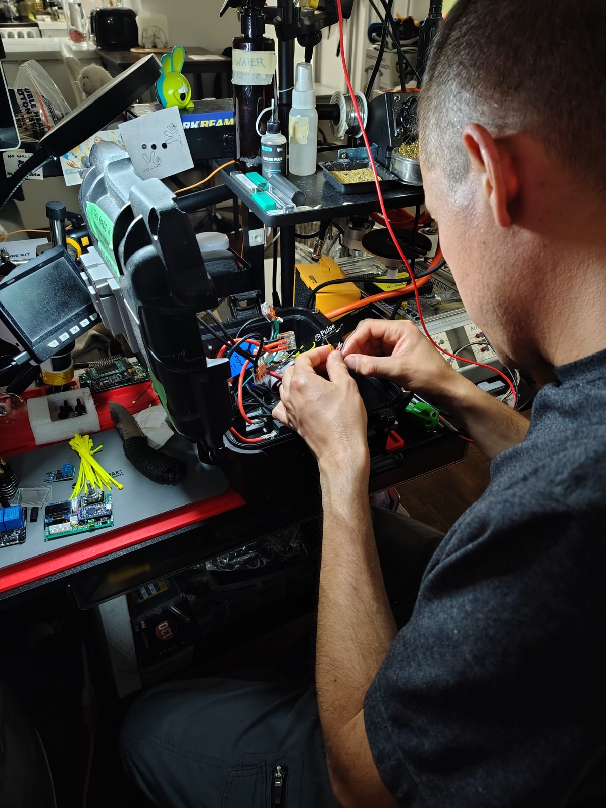 Installing and testing Robbie 3.0 fleet electronics.